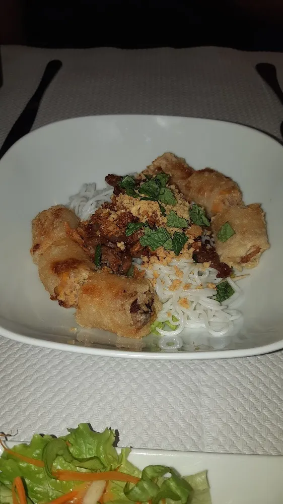 Salade de Nems Au Poulet