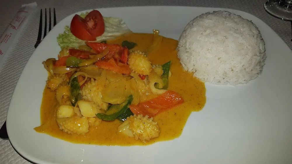 Seiches Au Curry Avec Riz Nature